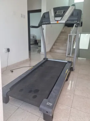 جهاز للجري  بحالة ممتازه ماركة برو فورم pro_form شغال استعمال قليل كأنه جديد