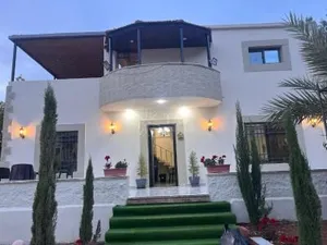 مزرعة مميزة للبيع في ماحص – أم الخال