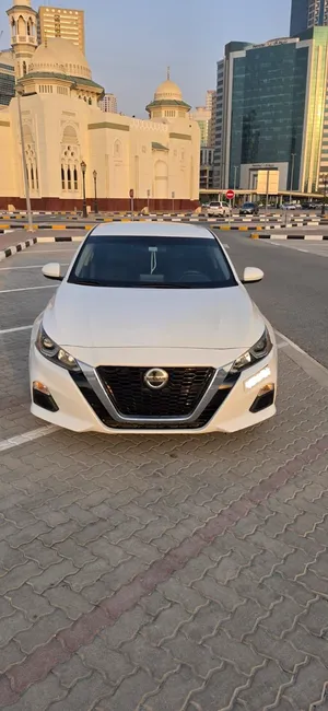 نيسان التيما 2019 وارد امريكي ممشى السيارة 132الف mile تشغيل عن بعد ، دخول بدون مفتاح ،الشاشة
