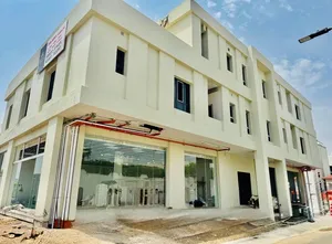 محل للأيجار واسع في موقع مميز في الحيل