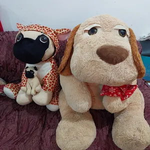 لعب دمى محشوة بالقطن على شكل كلب