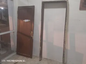 متاح باب مع حلق أو اربع كراسي حديد جداد للبيع اقرء الوصف