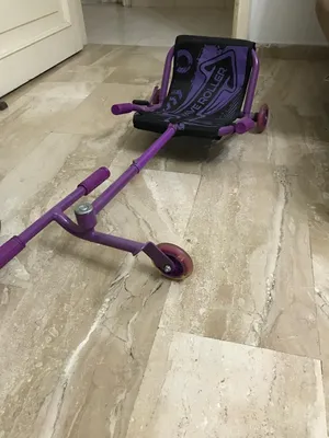 سكوتر ارضي استخدام بسيط جدا لون نهدي