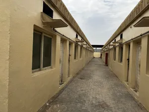 للبيع سكن عمال بمنطقة الصجعه الصناعية عدد 200 غرفة