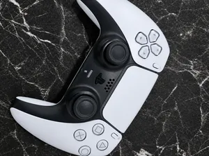 Sony PS5 DualSense Controller (White) - Perfect Condition