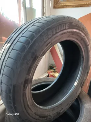 كوشوك بريدجستون رن فلات الأصلي قياس 225/55R17 بحالة ممتازة (مرسيدس فيتو او بي ام فئه خامسه)