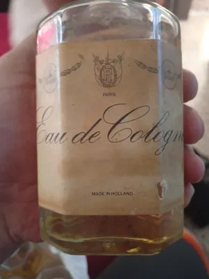 كولونيا قديمة (Eau de Cologne) صناعه هولنديه Fleurs Des Alpes – Lavande كولونيا قديمه صناعه فرنسيه