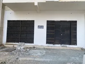 محل للإيجار بمساحة 90 متر مربع