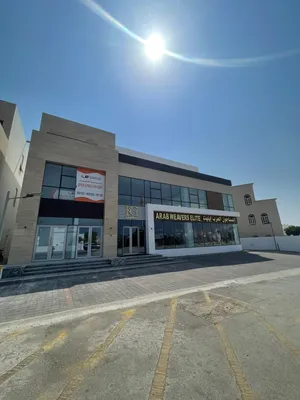 معرض تجاري مميز للإيجار – العذيبة Premium Commercial Showrooms for Rent – Al Azaiba