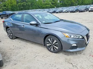 Nissan altima 2021 SL full option without sun roof