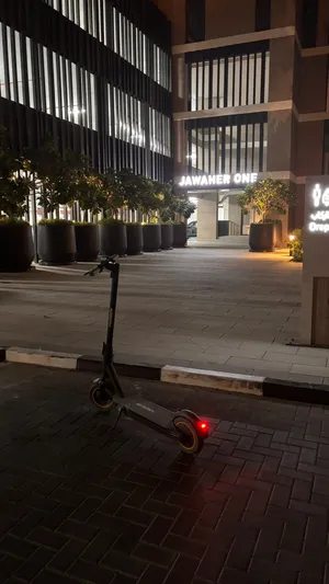 Mint condition electric scooter only rear tire puncture