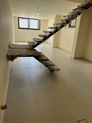 شقة مميزة خلف العالمية جدا للإيجار لم تسكن دوبلكس شبه ارضي مع شبه ارضي شقة مميزه جدا ( لم تسكن )