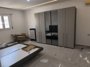 فني اتات فك وتركيب وصيانة الاثات بجميع انواعه غرف نوم أسرة ومطابخ ودواليب مكاتب