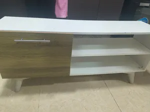 بوفيه شاشه استعمال خفيف لا يوجد فيها اي عيوب