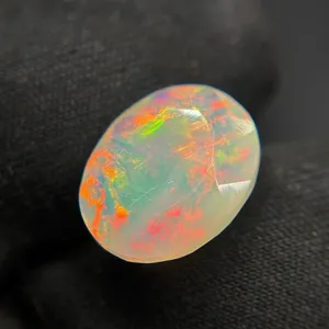 حجر أوبال فاير أبيض أثيوبي طبيعي مع فحص المختبر Natural Ethiopian fire opal stone
