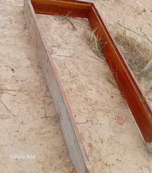 2ابواب لوح باب لوح داخلي وباب خارجي بالقفص و2رواشن لوح بالقفص و186طرف قرميد قطعه رخام