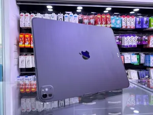 iPad Pro 2024 (512GB) 13 inch - M4  ايباد برو 2024 مستعمل بحالة الوكالة مش مضرب او مشخط نهائي - 512
