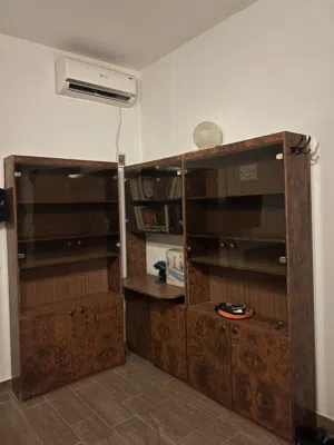 مكتبه للبيع