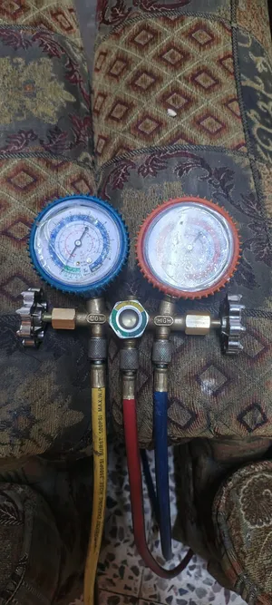 ساعة تكييف وتبريد بحالة جيده