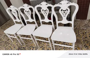 كراسي عظم عاج ابيض قويات كلش نظافتهن 100/٪ استخدام قليل جدآ اخذتهن الواحد ب20 ابيعهن كلهن ب65
