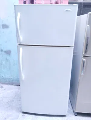 نبيع ثلاجه ونسا حجم كبير 24 قدم بحاله ممتازه معا التوصل التشغيل والكفاله 1 شهر كفاله