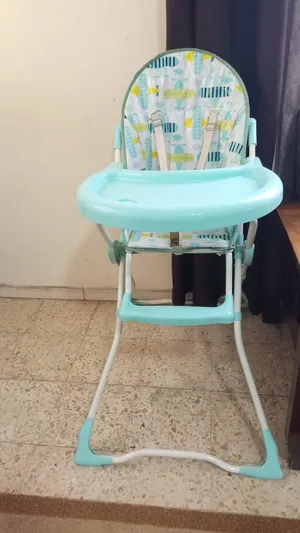 كرسي طعام مستعمل حاله وكاله