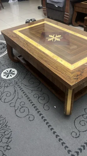 طاولة نص وطاولتين اصغر منها