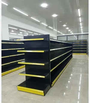 رفوف وديكورات الفن