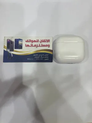 للبيع سماعه ابل اصليه اير بودس 4 نظيفه ما فيها عازل صوت نظيف جدا