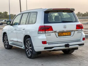 Used Toyota Land Cruiser in Muscat