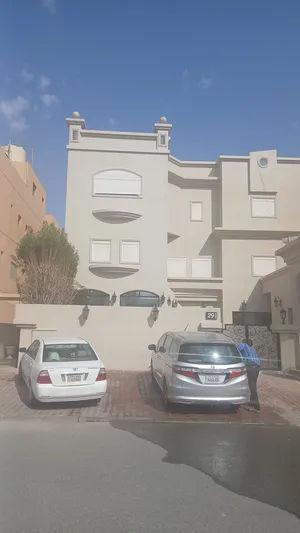 للإيجار شقة في هديه قطعة 4