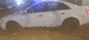 سوناتا 2009 ابيض للبيع في عدن