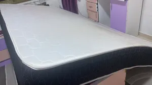 متفرقات للبيع فرشات سرير مزدوج عدد 2للبيع مكتب دراسي كنبايات عدد 2 سجاده مقاس 3*4