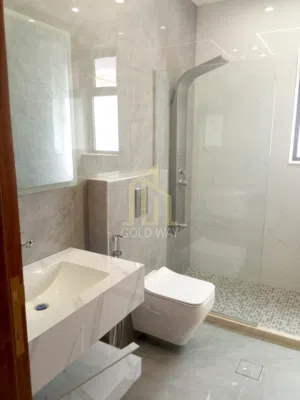 شقة للبيع طابق تسوية 200م بتشطيب مميز في أرقى مناطق أم أذينة / ref 9896