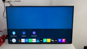 شاشة سامسونج سمارت 50 بوصة مع الملحقات Samsung 50 inch Smart TV with Accessories