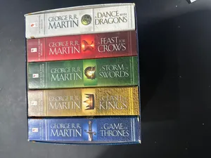 للبيع: مجموعة Game of Thrones الكاملة - 5 كتب مع البوكس الأصلي!