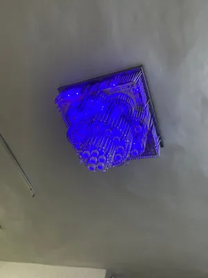 ثريات عدد 2 مستعمل للبيع