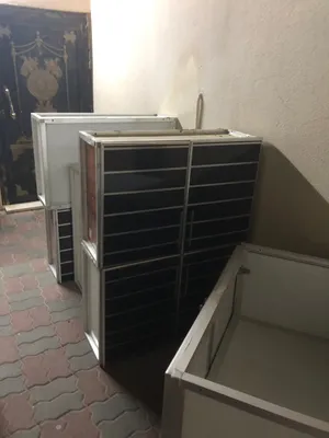دواليب مطبخ للبيع استعمال 4 اشهر فقط و فكيتهم بدون رخام