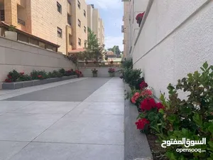 استديو مفروش بالسابع