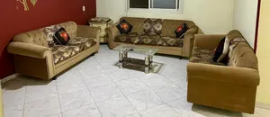عفش شقة خشب كامل بحاله راقيه للبيع