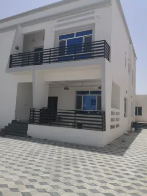 فيلا للبيع في المعبيلة مقابل مسقط مول