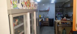 فرصه سعر مناسب مطعم مجهز كامل بأقل من نصف التكلفه جديد للبيع  مع الرخصه موقع مميز تيك اوي ودلفري