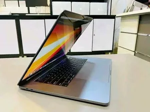 Macbook pro Core i9 32gb Storage 512 /ssd /تيرا كرتين شاشة  *Graphics      4GB of   +  graphics swit