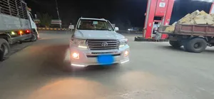 تويوتا لاندكروزر صالون 2015 VXR 5.7