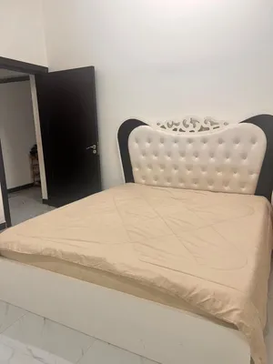 كرفايه ب اللون الأبيض والأسود شبه جديده