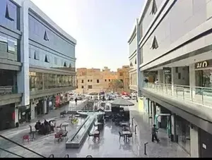 محل للايجار في التجمع داخل مول شغال بالكامل على مساحة 55 متر 40 متر امامي كافيه او مطعم السعر مفاجأة
