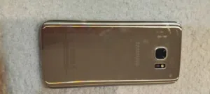 s7 edgبحاجه شاشه للبيع شغال ميه بميه