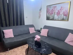 صوفا بيد عدد 2 مع طاولة وسط كبيرة وتنتين صغار