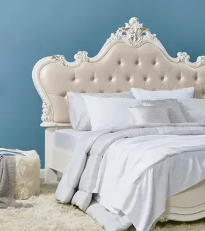 FANCY BED with a vintage finish