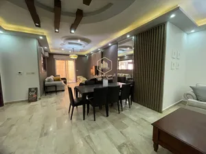 شقة / مفروشة / للايجار / شبه ارضي مع ترس / 2 نوم / دابوق